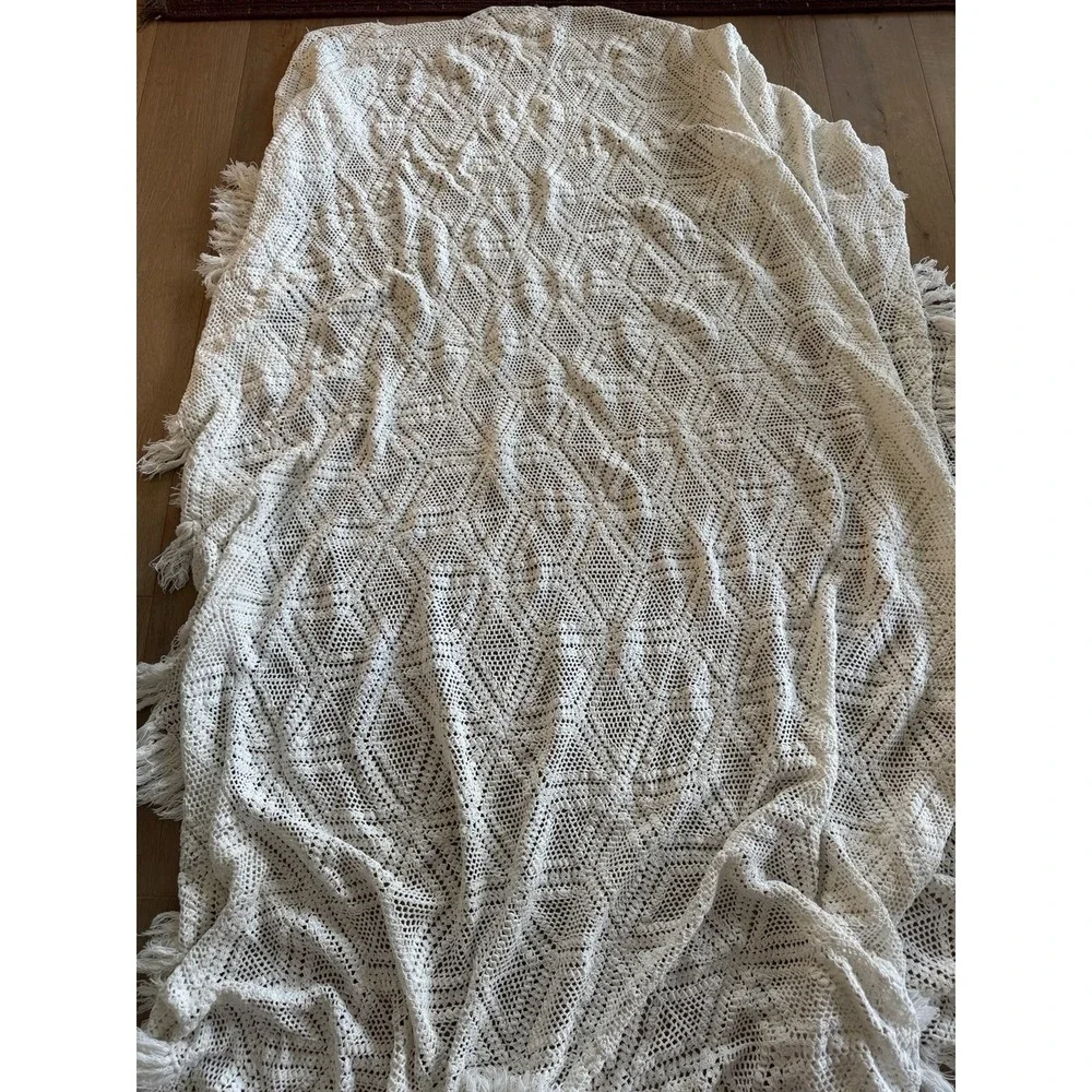 Vtg Hand Crocheted Bedspread Coverlet Floral Stitch Boho Cottage Bed Fringe